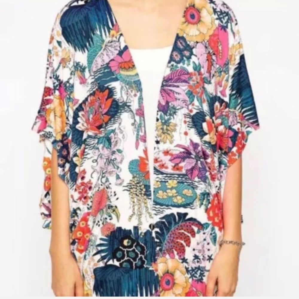 Back in Stock!! Passionflower Floral Kimono - Picture 3 of 8